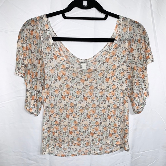 Forever 21 Tops - Forever 21 Crop Top Forever 21 Tops - Forever 21 Crop Top